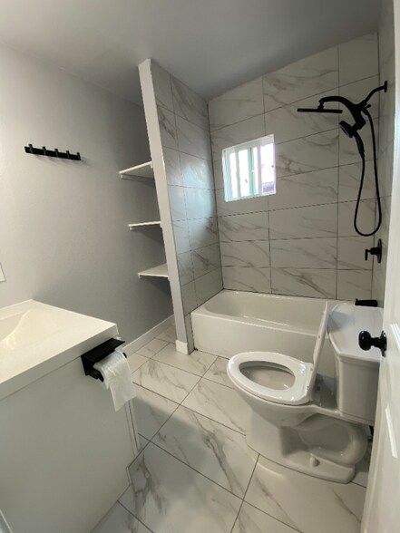 Building Photo - 1509 E 20th St