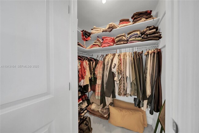 Building Photo - 246 SE 44th St