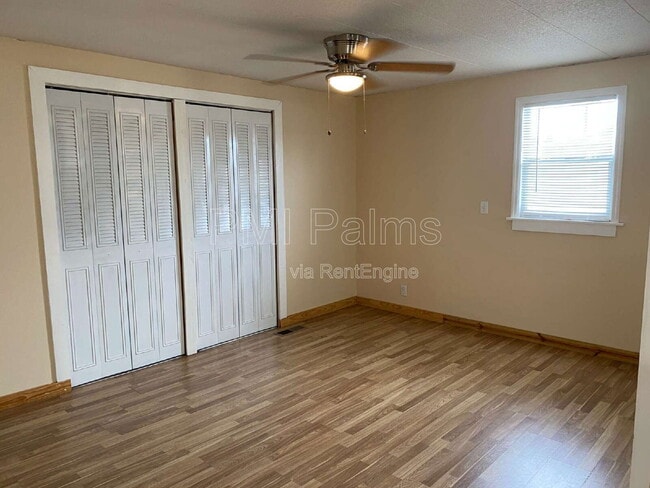 Building Photo - 2026 Shady Cove Dr
