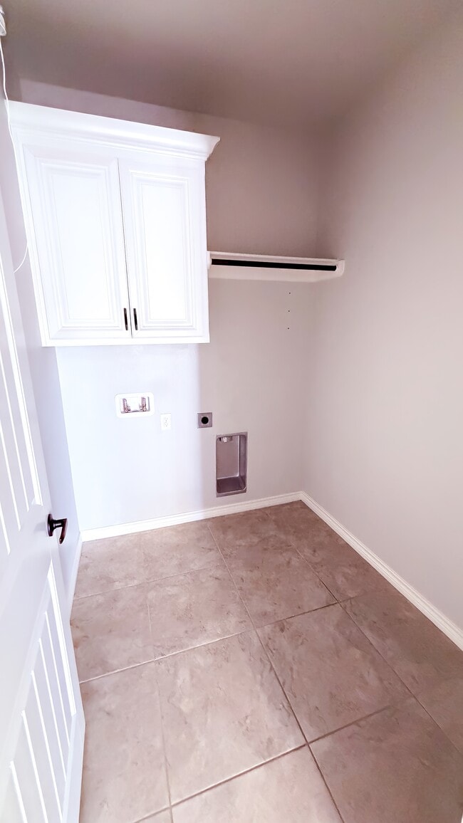 Building Photo - 1617 Twin Falls Dr