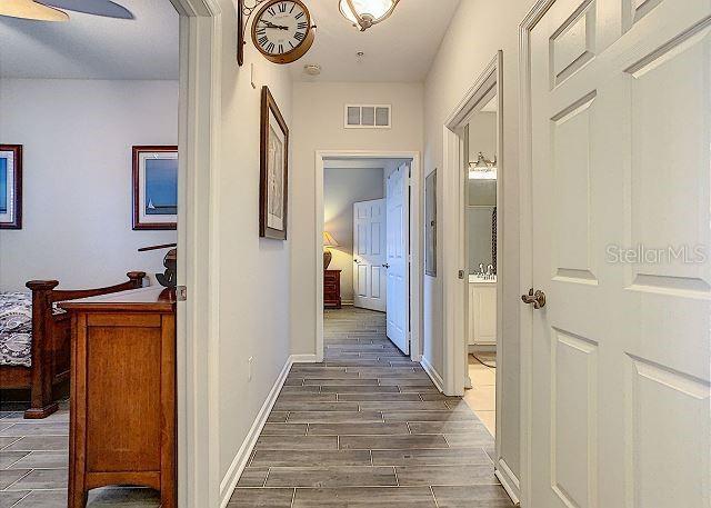 Building Photo - 4862 Cayview Ave