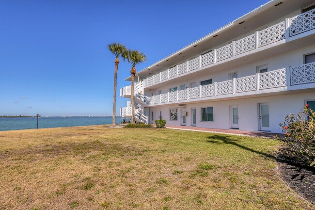 Building Photo - 761 John Ringling Blvd