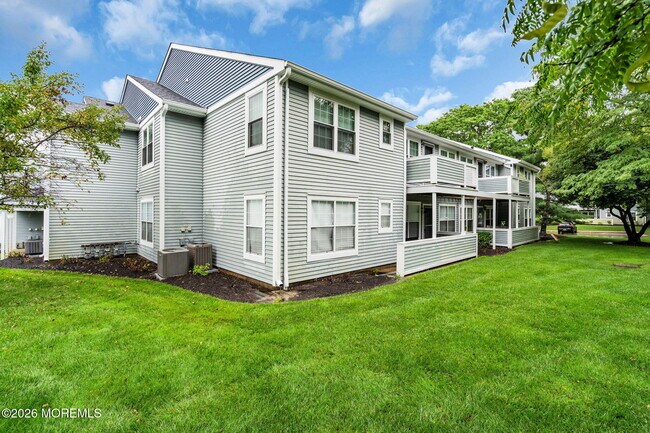 Building Photo - 366 Sequoia Ct