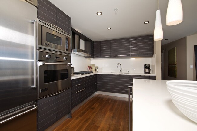 Building Photo - Ultimate Luxury Living: Fully Furnished Co...