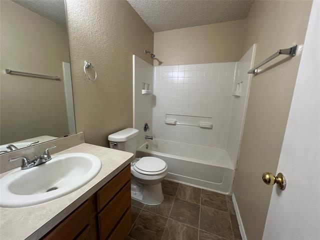 Building Photo - 1836 Vineridge Ln