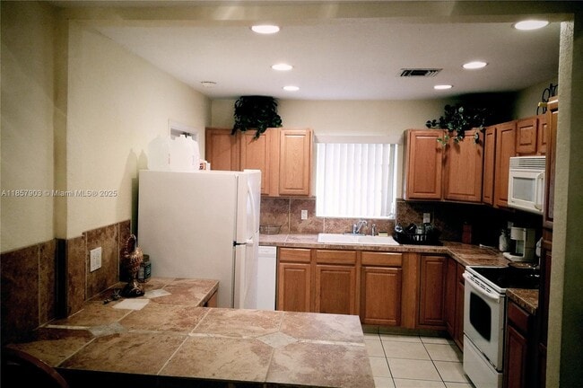 Building Photo - 2359 N Wallen Dr