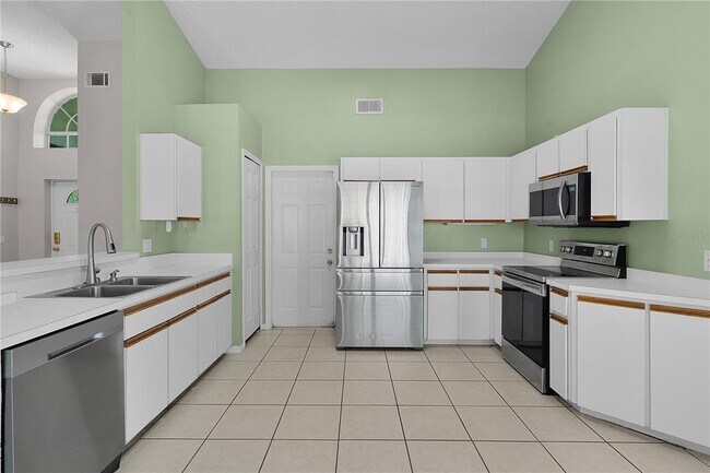 Building Photo - 40045 Palm St