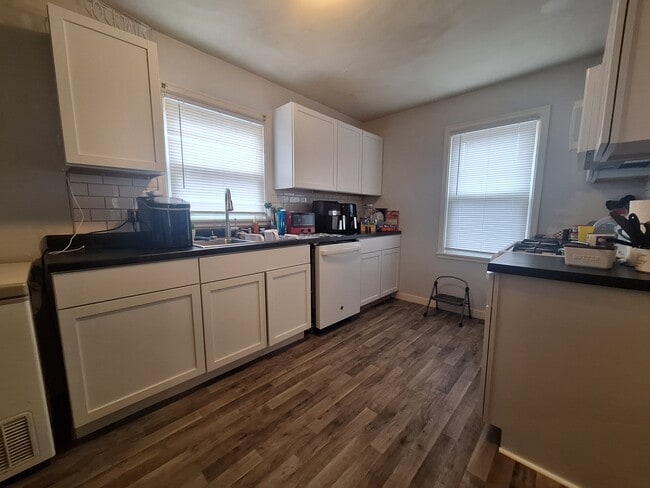 Building Photo - 1103 Highland Ave
