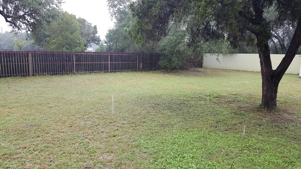 Building Photo - 12505 Trail Driver St