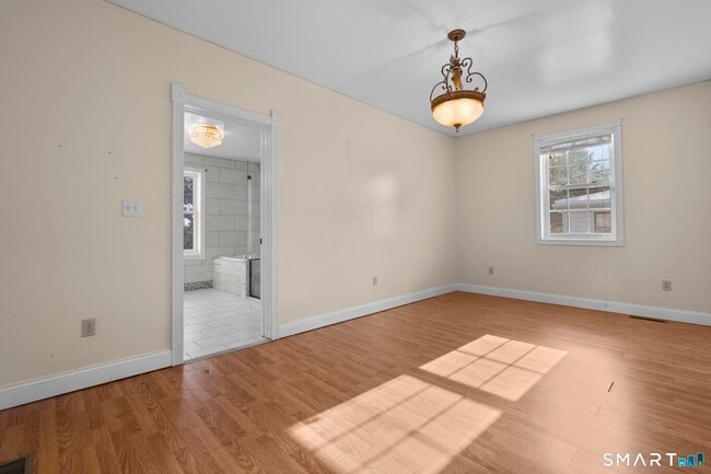 Building Photo - 242 Prospect St