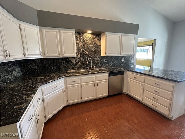 Building Photo - 3436 N Tenaya Wy