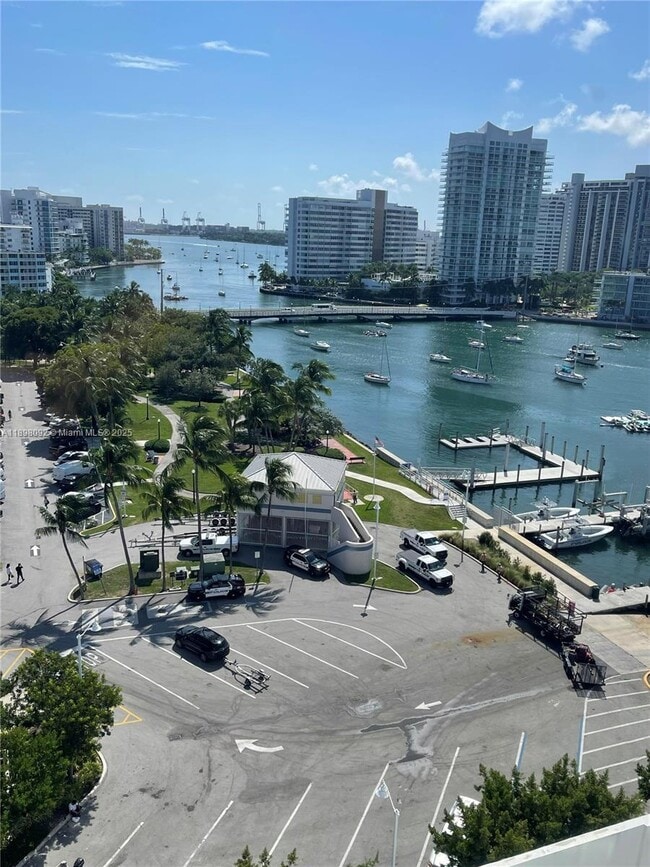 Building Photo - 1800 Sunset Harbour Dr