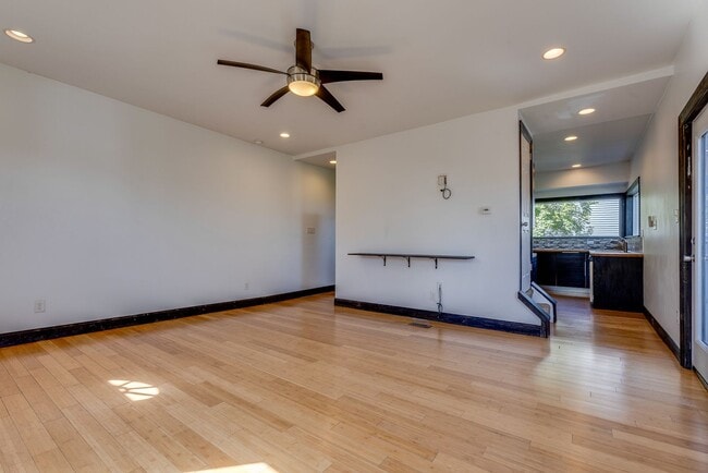 Building Photo - Available MAY 2026 - 2 Bedroom, 2 Bath Home w/ CRAZY City Views!