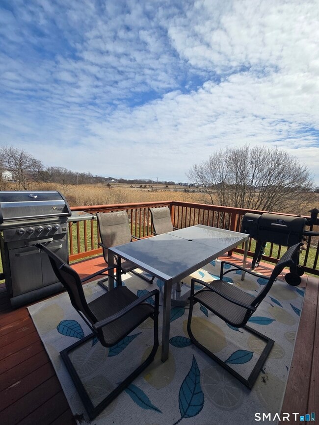 Building Photo - 57 Beachside Ave