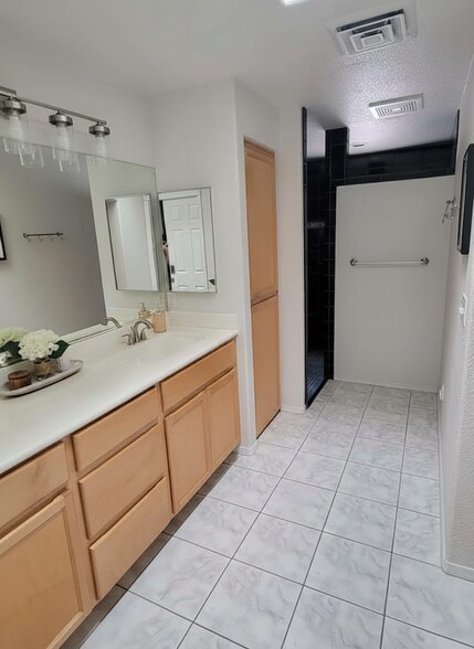 Building Photo - 2846 Seville Ln