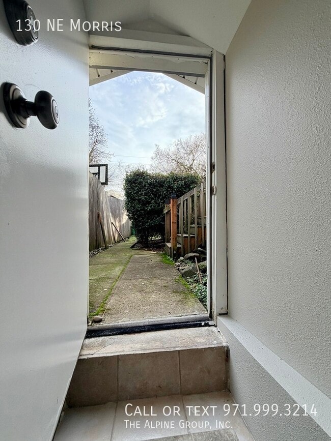 Building Photo - 130 NE Morris-