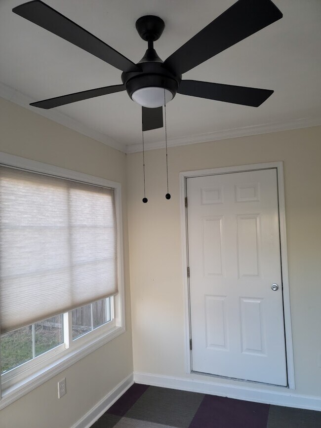 Sun room with storage - 2051 Cambria Dr