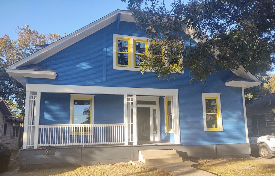 Building Photo - 1013 S Glasgow Dr