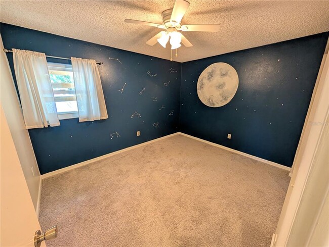 Building Photo - 719 Regent Cir S