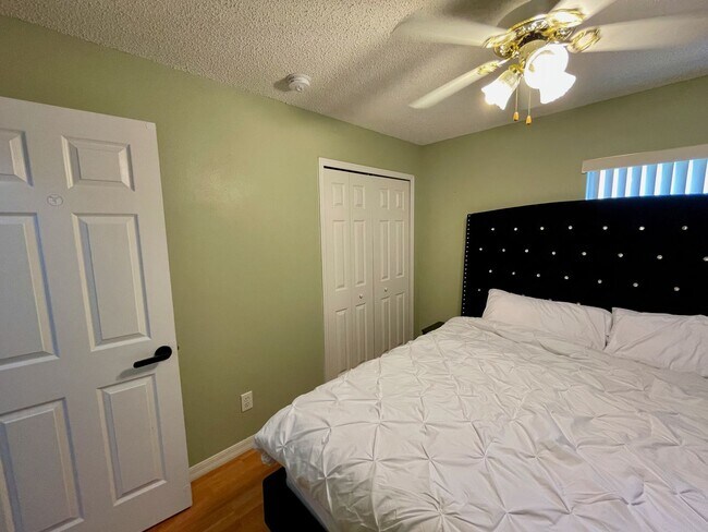 Building Photo - Modern 4-Bed, 2-Bath Solar-Powered Home Ne...