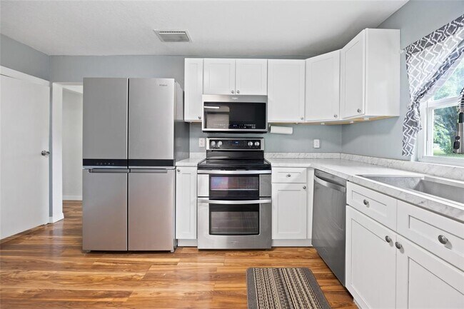 Building Photo - 3157 US-41