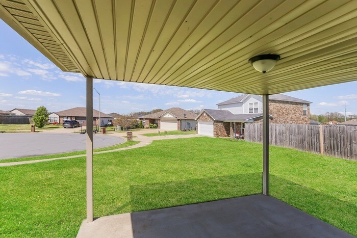 Building Photo - 12805 Bell Flower Dr