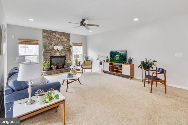 Building Photo - 115 Richard Dr SE