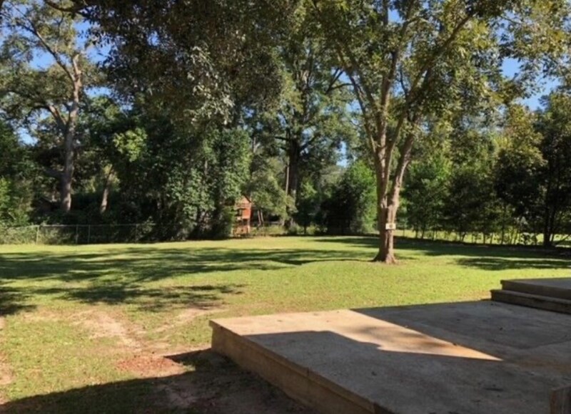 Building Photo - 2113 E Dellview Dr