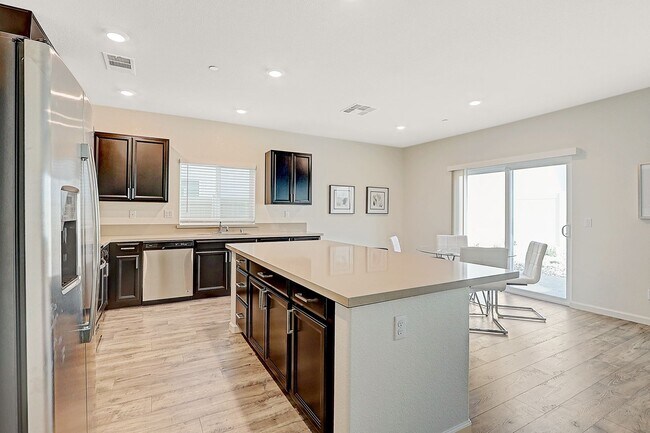 Building Photo - 4 YEARS NEW, FULLY FURNISHED 4 BEDROOM, 2....