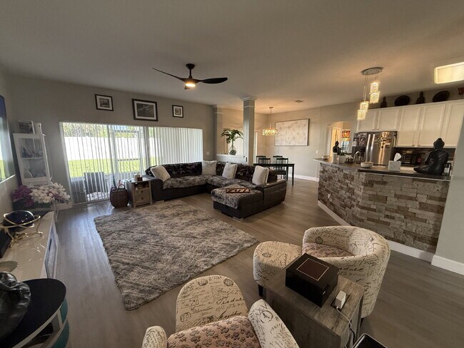 Building Photo - "Spacious 3-Bedroom Retreat with Bonus roo...