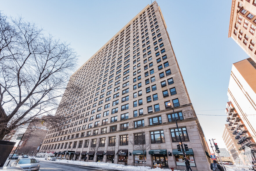 Primary Photo - 600 S Dearborn St