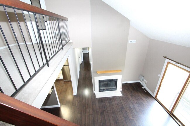 Building Photo - 604 Ravens Crest Dr