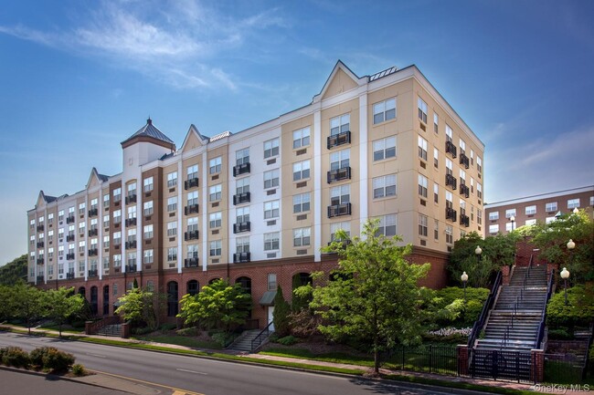 Primary Photo - 100 Glen St