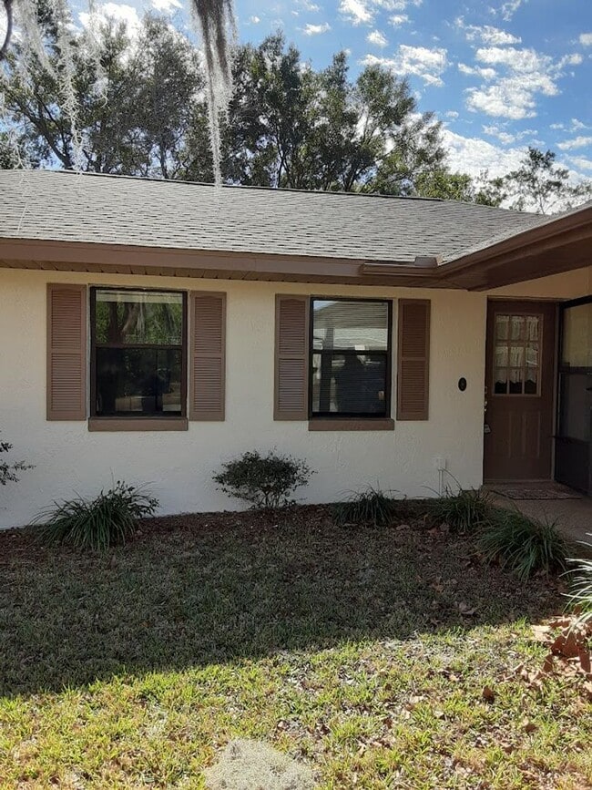 Building Photo - **Move In Special**