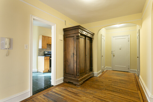 Entry Foyer - 7320 Austin St