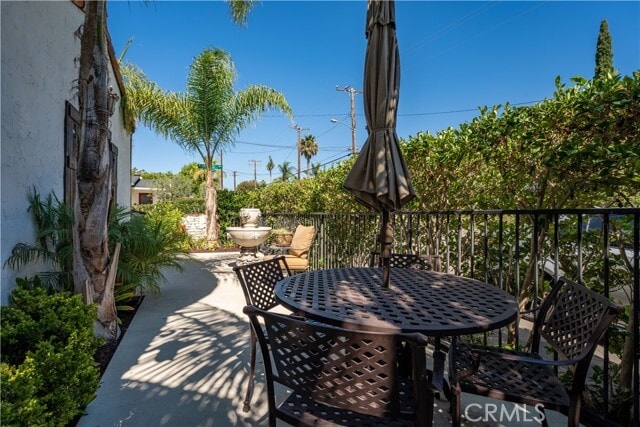 Building Photo - 1481 Santa Cruz St