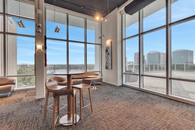 Building Photo - 150 E Robinson St