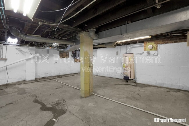 Building Photo - 563 S Burgess Ave