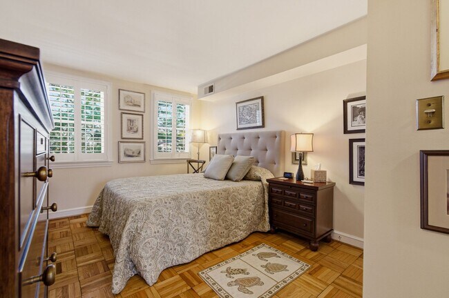 Building Photo - 2736 Ordway St NW