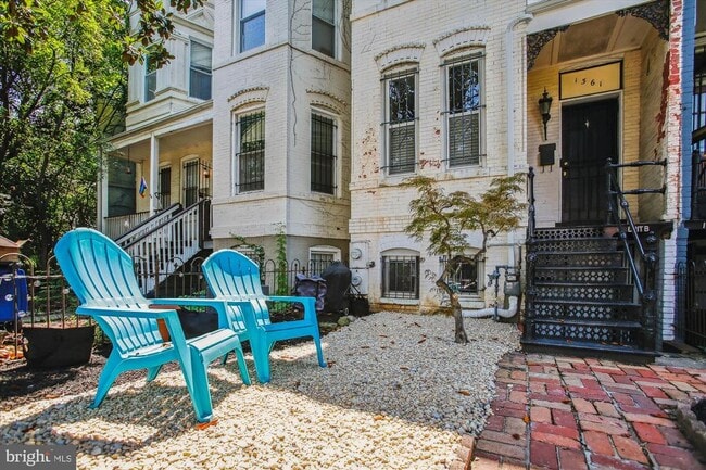 Building Photo - 1361 Maryland Ave NE