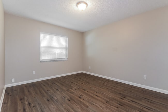 Building Photo - 701 Redondo Dr