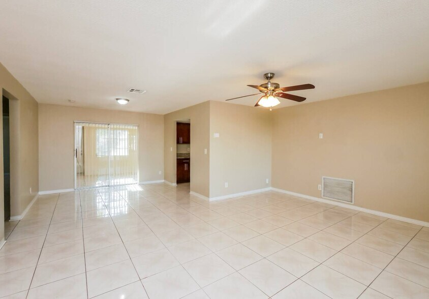 Building Photo - 3645 Valais Dr