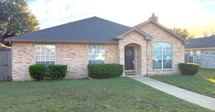Building Photo - Beautifully Designed Home New Flooring throughout