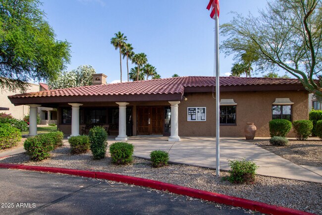 Building Photo - 8649 E Royal Palm Rd