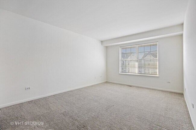 Building Photo - 431 Chopin Ct