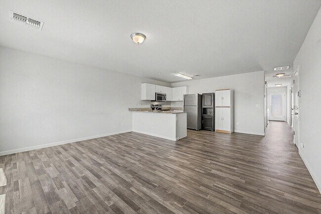 Building Photo - 322 Watson Pl