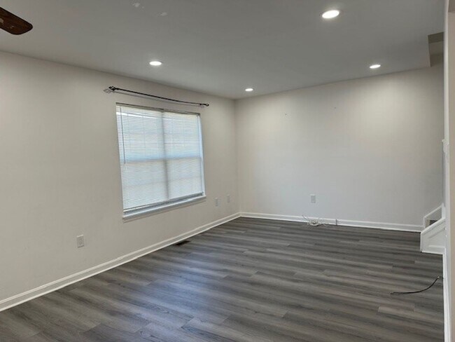 Building Photo - 6212 Spring Knoll Dr