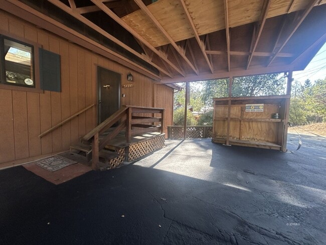 Building Photo - Solar 3 Bd/ 2 Ba. Single-Family Home Rental