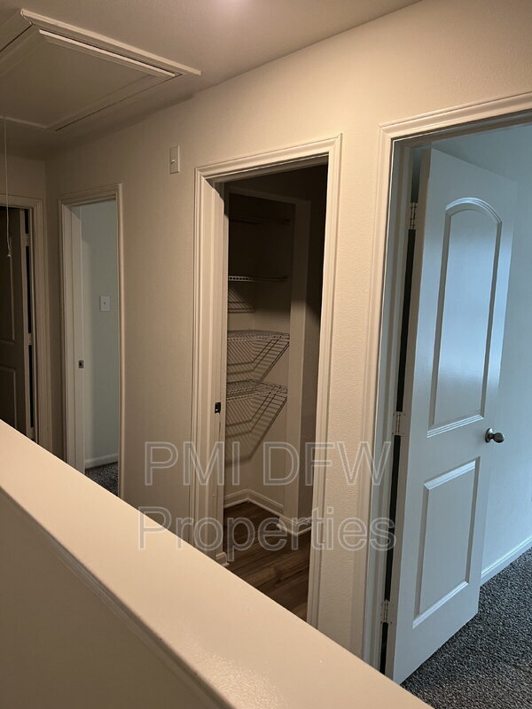 Building Photo - 640 Aqueduct Dr