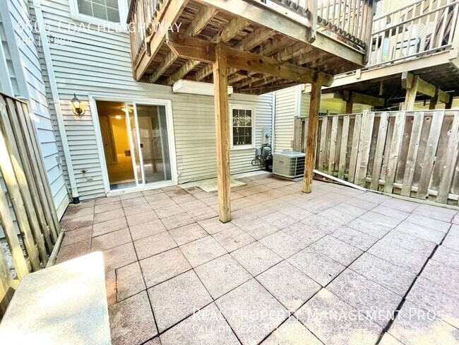 Building Photo - 6505 Coachleigh Way